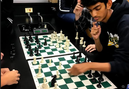 EGHS chess team saturates with senior experience